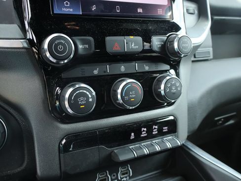 Used 2025 RAM 1500 Big Horn AWD/4WD image 40