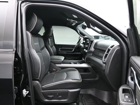 Used 2020 RAM 2500 Laramie w/ Night Edition image 12