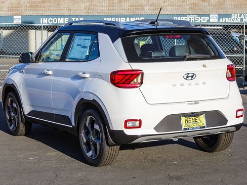 New 2025 Hyundai Venue Limited image 6
