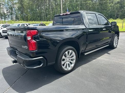 Used 2022 Chevrolet Silverado 1500 High Country w/ Technology Package AWD/4WD image 8