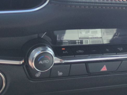 New 2025 MAZDA MAZDA3 Hatchback w/Premium Plus Pkg image 22