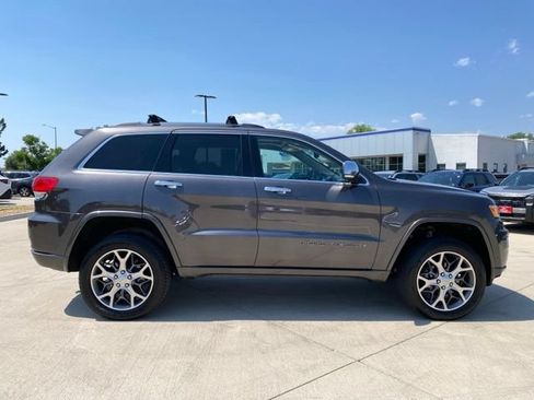 Used 2020 Jeep Grand Cherokee Overland w/ Interior Metal Package AWD/4WD image 6