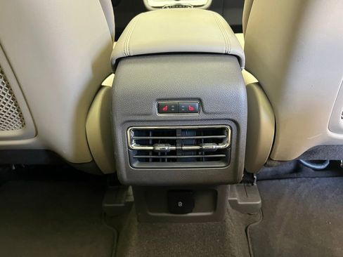 Used 2022 Lincoln Corsair Standard w/ Premium Package image 9