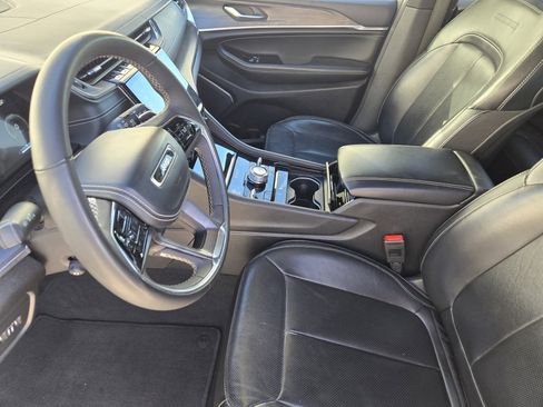 Used 2023 Jeep Grand Cherokee L Overland image 16