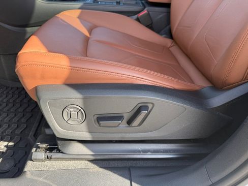 Certified 2025 Audi Q3 2.0T Premium Plus w/ Premium Plus Package image 30