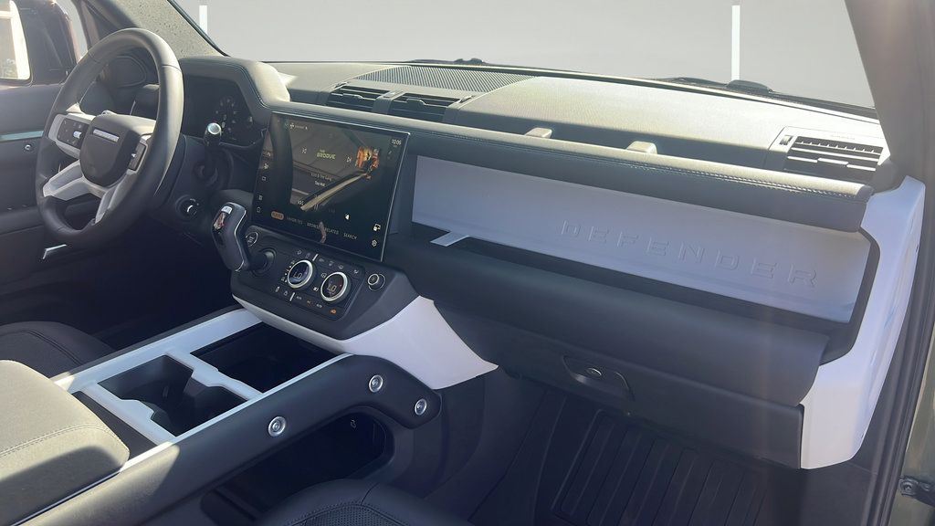 New 2026 Land Rover Defender 110 S AWD/4WD image 18