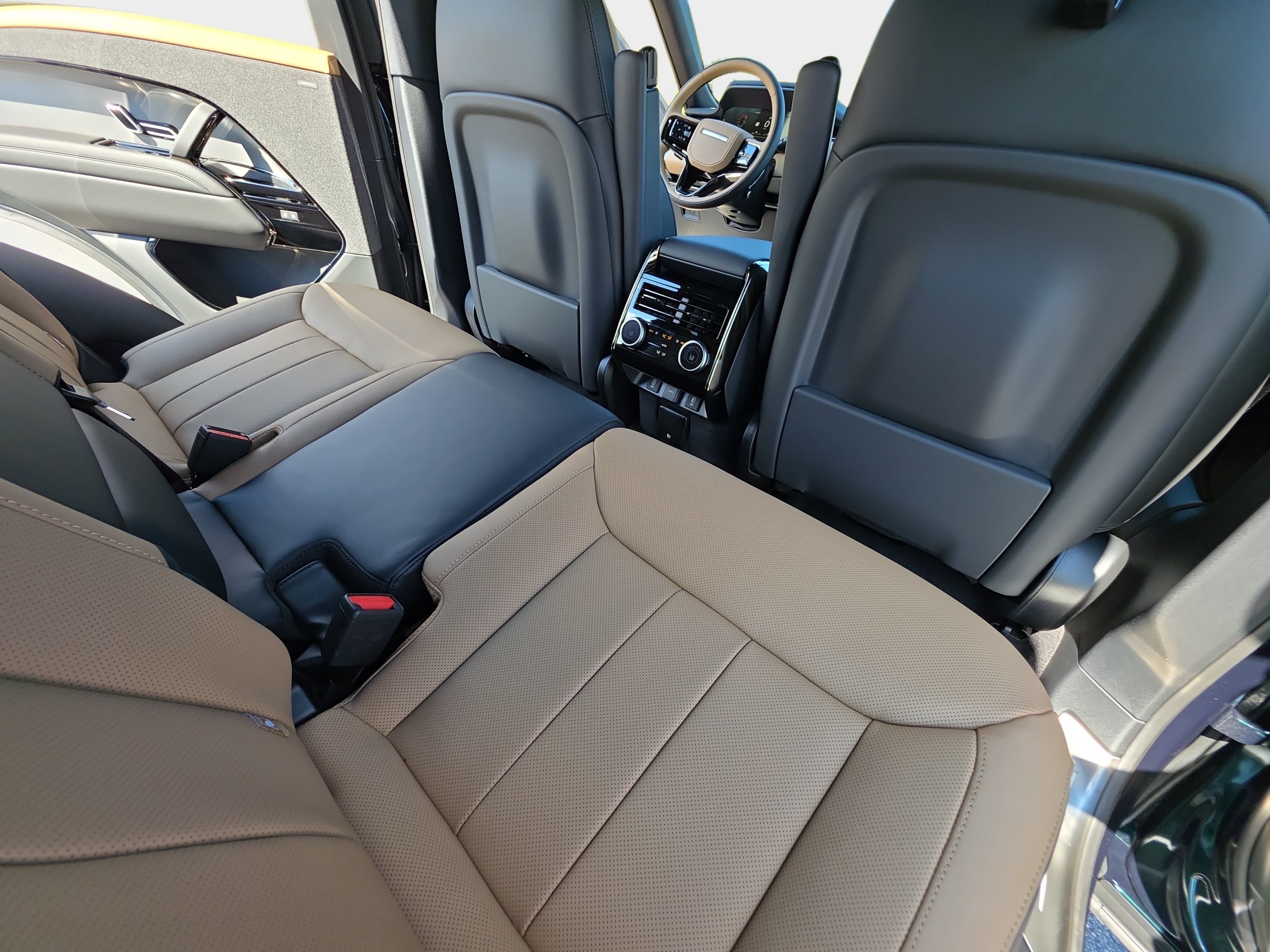 New 2027 Land Rover Range Rover Sport Dynamic SE AWD/4WD image 11