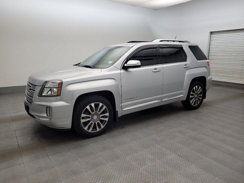 Used 2017 GMC Terrain Denali FWD image 2