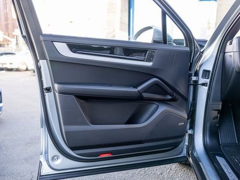 New 2026 Porsche Cayenne S image 35