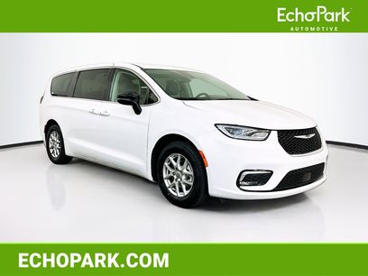 Used 2024 Chrysler Pacifica Touring-L