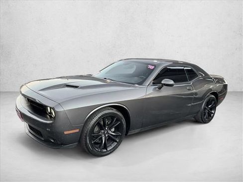 Used 2018 Dodge Challenger SXT w/ Blacktop Package image 1