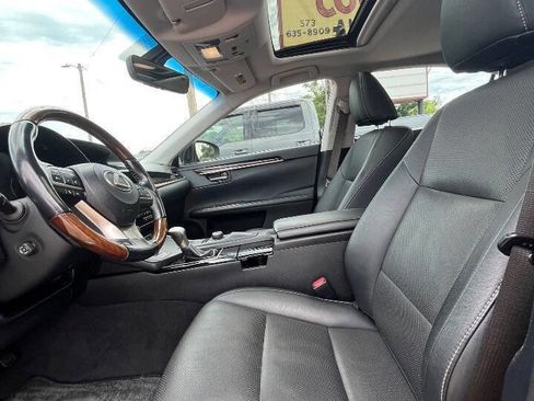 Used 2016 Lexus ES 350 w/ Premium Package w/Wood Trim FWD image 9