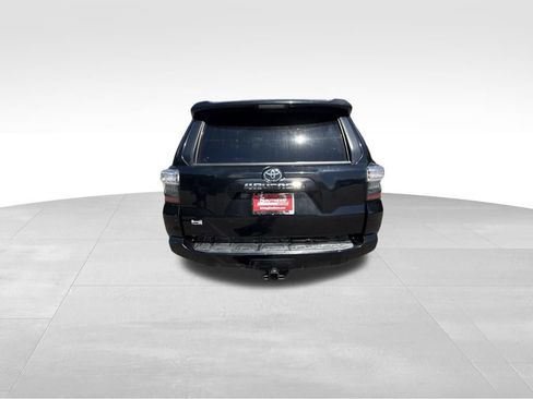 Used 2015 Toyota 4Runner SR5 AWD/4WD image 4