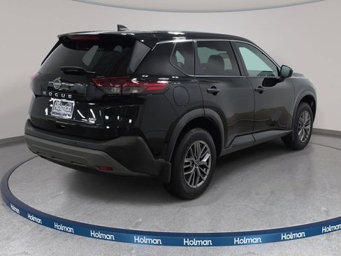 Used 2022 Nissan Rogue S AWD/4WD image 5
