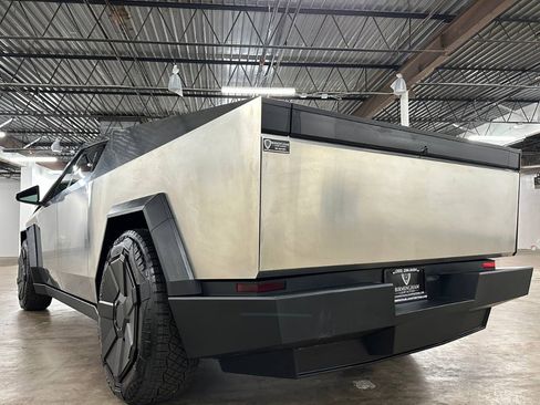 Used 2025 Tesla Cybertruck Cyberbeast AWD/4WD image 17