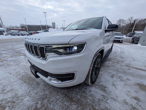 Used 2024 Jeep Wagoneer Series III image 8