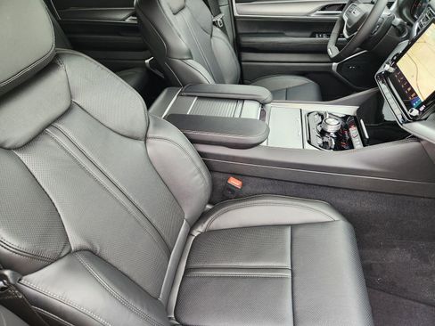 New 2026 Jeep Grand Wagoneer 4WD image 23