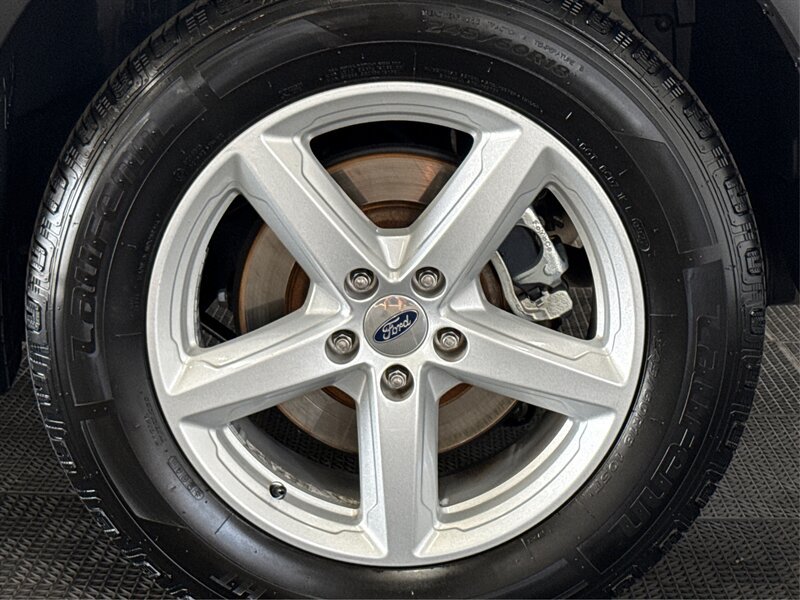 Used 2018 Ford Explorer FWD image 17