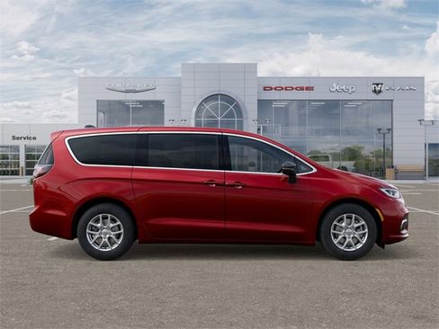 New 2026 Chrysler Pacifica Select image 21
