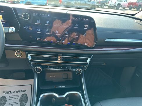 Used 2025 Chevrolet Traverse Z71 w/ Enhanced Driving Package image 24