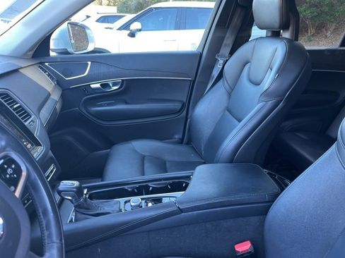 Used 2020 Volvo XC90 T5 Momentum w/ Protection Package Premier image 5