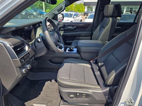 New 2026 GMC Yukon Elevation w/ Elevation Premium Package AWD/4WD image 8