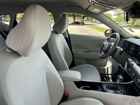 Used 2026 Hyundai Kona SE FWD image 14