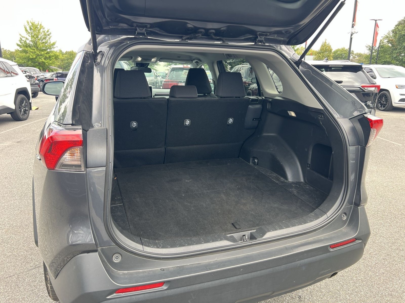 Used 2025 Toyota RAV4 LE AWD/4WD image 26