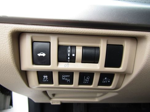 Used 2019 Subaru Legacy 2.5i Premium image 12