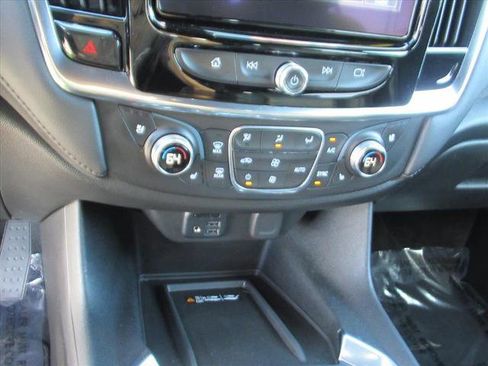 Used 2022 Chevrolet Traverse High Country image 22