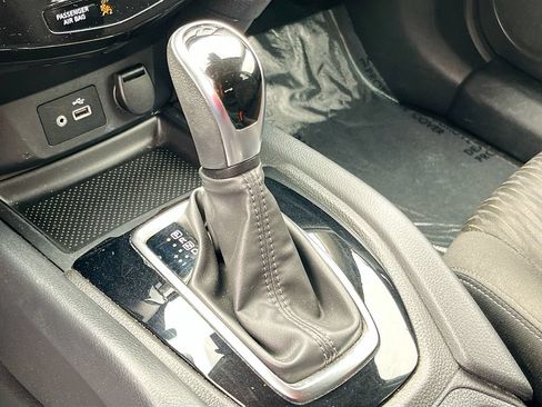 Used 2019 Nissan Rogue S w/ Special Edition Package AWD/4WD image 16