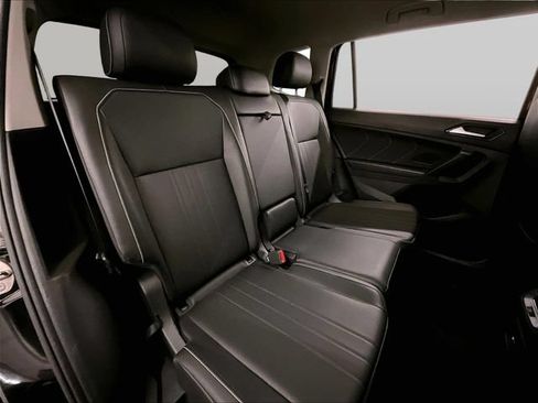 Used 2023 Volkswagen Tiguan SE AWD/4WD image 26