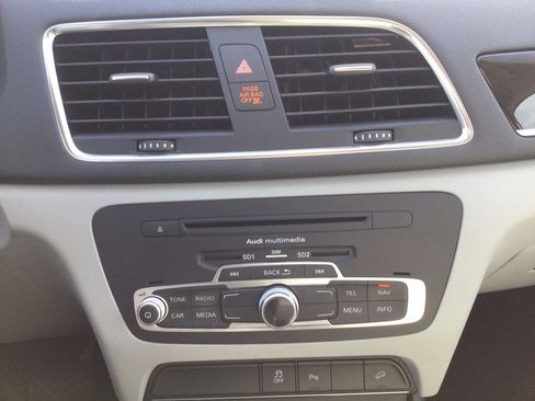 Used 2015 Audi Q3 2.0T Prestige w/ Prestige Package image 31