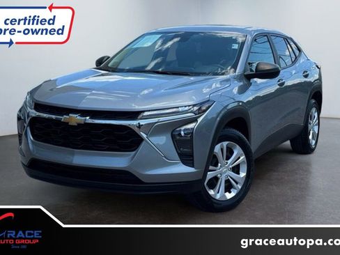 Used 2024 Chevrolet Trax LS w/ Driver Confidence Package FWD image 1