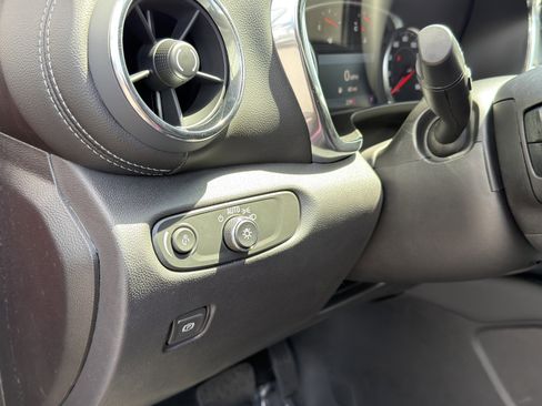 New 2025 Chevrolet Blazer LT w/ Convenience Package FWD image 27