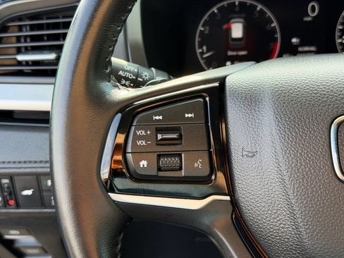 Used 2025 Honda Odyssey Touring image 19