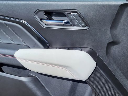 Used 2025 GMC Canyon AT4 w/ AT4X Package image 14