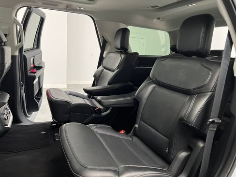 Used 2025 Ford Expedition Platinum AWD/4WD image 16