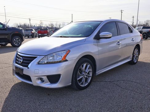 Used 2015 Nissan Sentra SR w/ SR Premium Package image 22