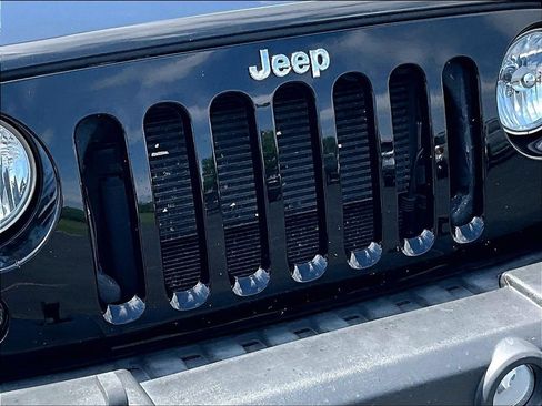 Used 2016 Jeep Wrangler Unlimited Sport w/ Mopar Black Appearance Group AWD/4WD image 25