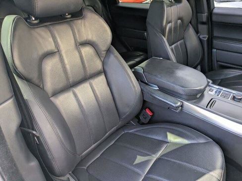 Used 2017 Land Rover Range Rover Sport SE image 34