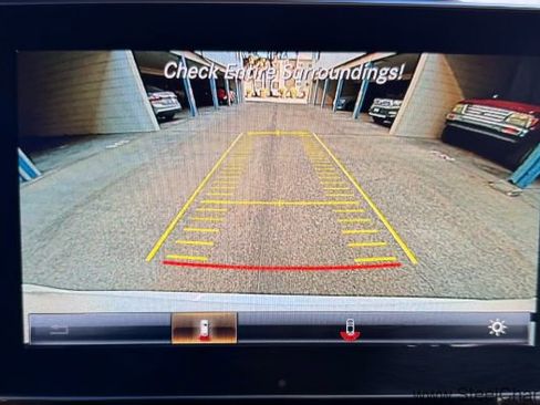 Used 2017 Mercedes-Benz GLC 300 4MATIC image 24