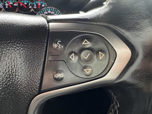 Used 2018 Chevrolet Suburban LT image 47