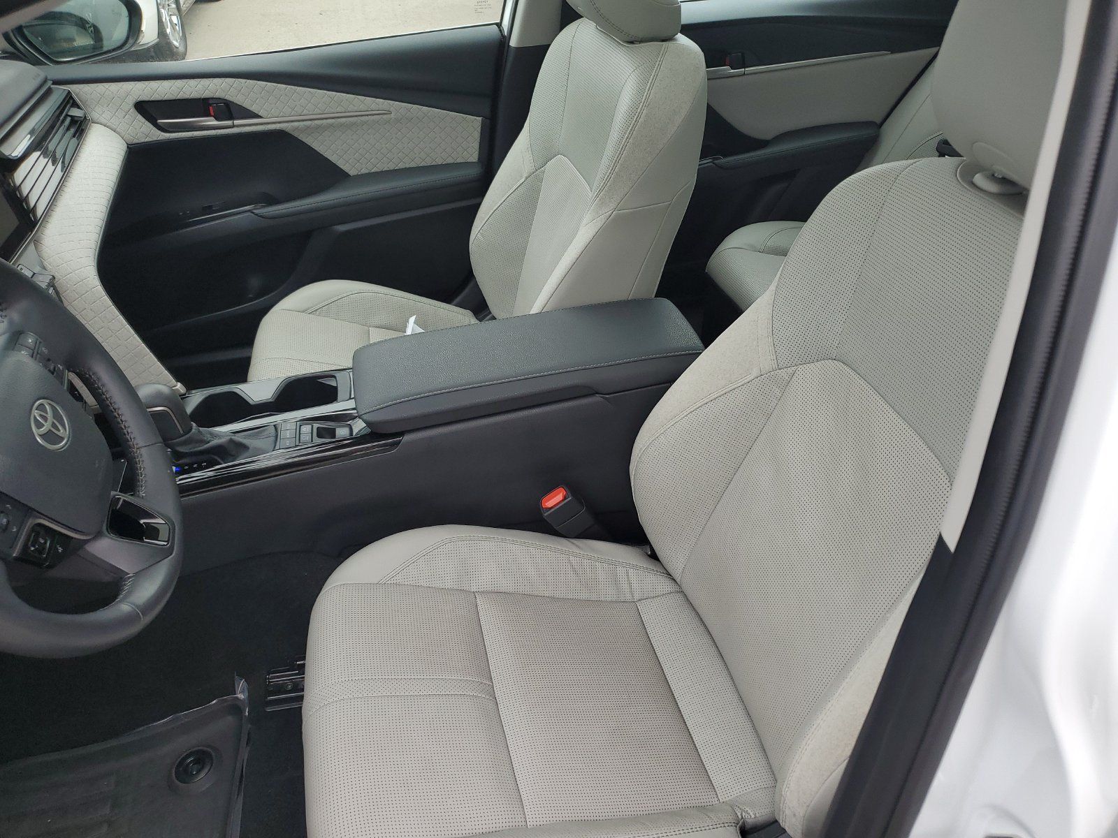 Certified 2025 Toyota Camry XLE w/ Premium Package AWD/4WD image 17
