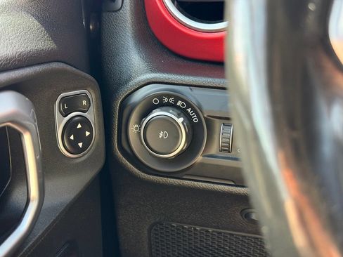 Used 2020 Jeep Wrangler Unlimited Rubicon AWD/4WD image 21