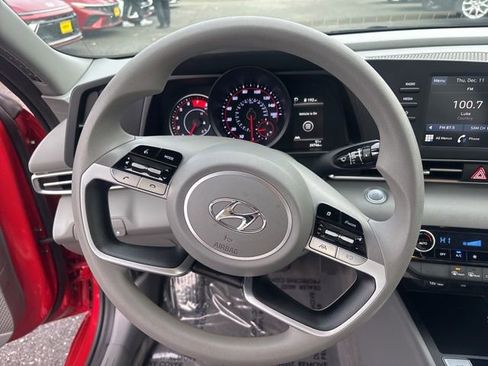 Used 2023 Hyundai Elantra SEL w/ Cargo Package image 17