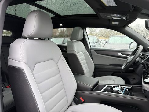 New 2026 Volkswagen Atlas Cross Sport SEL AWD/4WD image 19