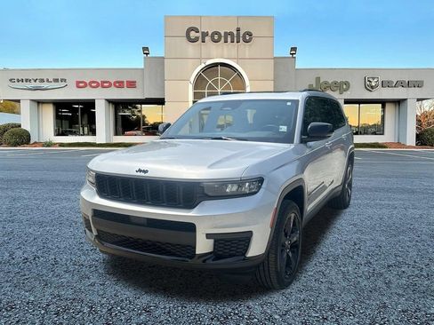 Used 2023 Jeep Grand Cherokee L Laredo AWD/4WD image 7