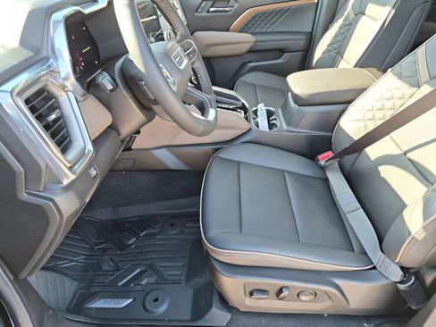 New 2026 GMC Canyon Denali w/ LPO, Denali Black Edition AWD/4WD image 37