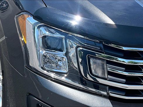 Certified 2020 Ford Expedition XLT w/ Equipment Group 202A RWD image 33